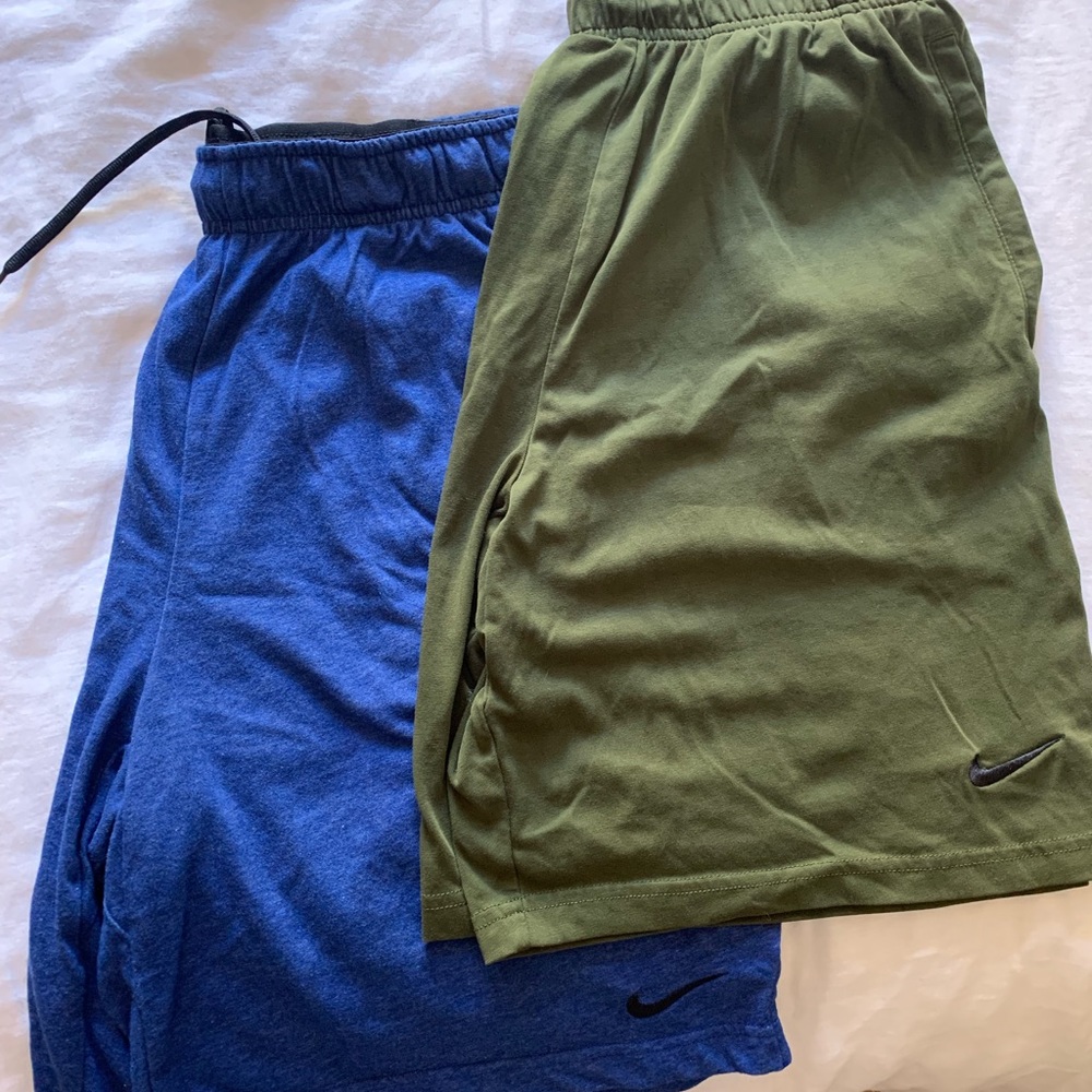 3 pack Nike basketball shorts. 2 sized M and one L - Picture 2 of 8